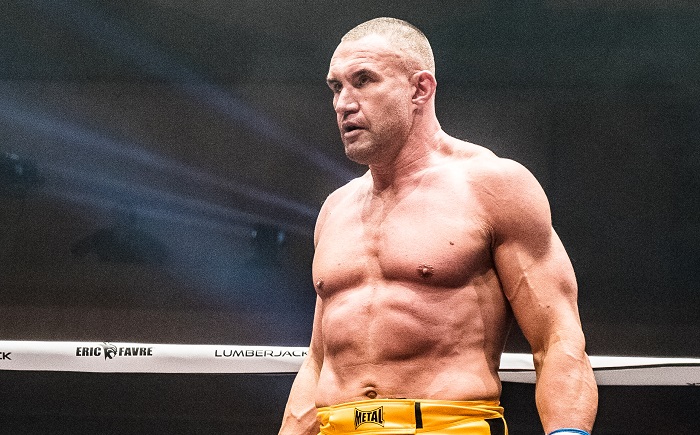 VIDEO Jerome LE BANNER  stoppe JAIRO par TKO au HEAT 