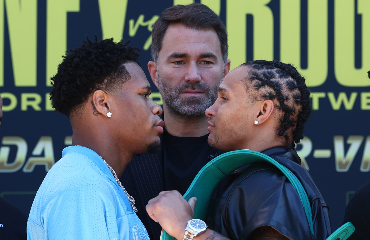 Video: Devin Haney Et Regis Prograis Face à Face Pour La Première Fois ...